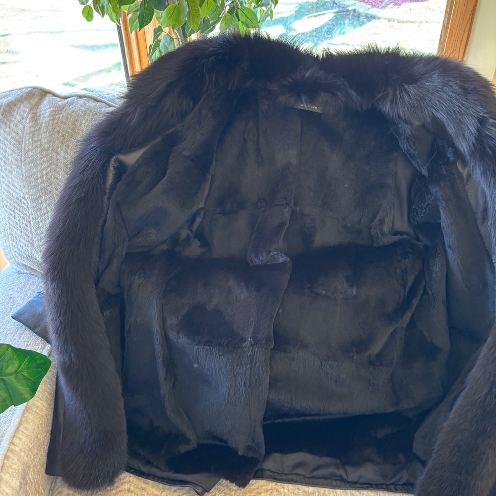Coat - Picture 2 of 2